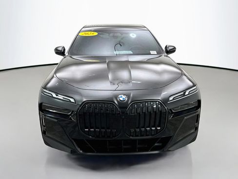 Used 2025 BMW 760i xDrive AWD/4WD image 2