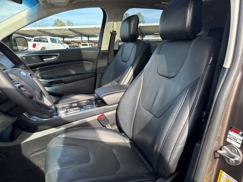 Used 2019 Ford Edge Titanium w/ Equipment Group 301A image 10