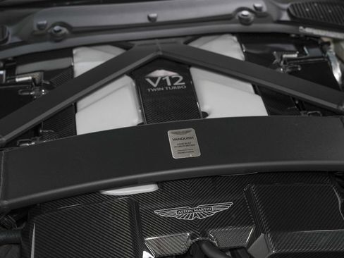 Used 2025 Aston Martin Vanquish RWD image 54