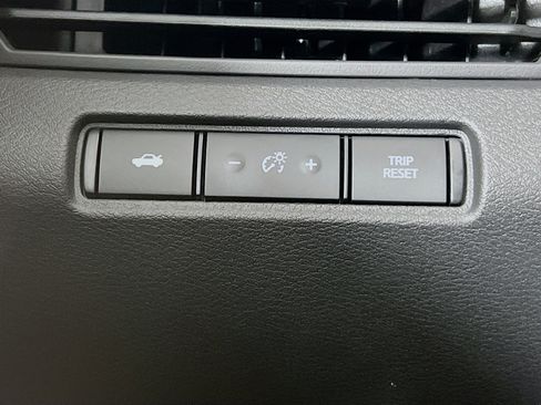 New 2025 Nissan Altima 2.5 SR image 13