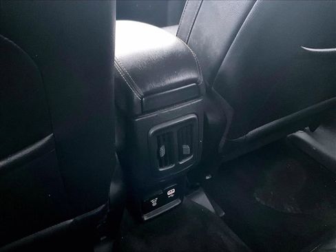 Used 2018 Jeep Compass Latitude w/ Popular Equipment Group image 29