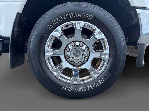 Used 2020 Ford F250 Lariat w/ Lariat Ultimate Package AWD/4WD image 16