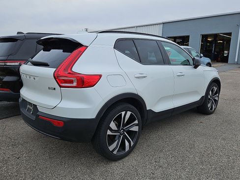 Used 2023 Volvo XC40 B5 Plus w/ Protection Package Premier image 6