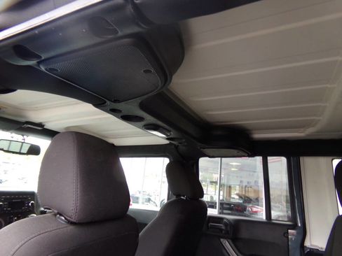Used 2015 Jeep Wrangler Unlimited Sport w/ Quick Order Package 24S AWD/4WD image 11