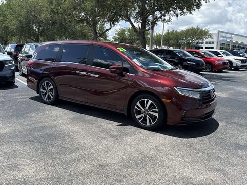 Used 2021 Honda Odyssey Touring image 2