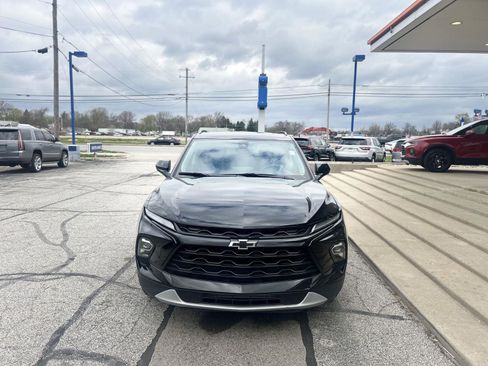Used 2024 Chevrolet Blazer LT w/ Convenience Package AWD/4WD image 2