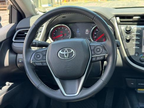 Used 2020 Toyota Camry XSE FWD image 17