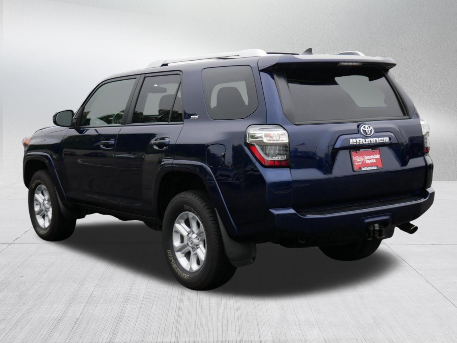 Certified 2018 Toyota 4Runner SR5 w/ Convenience Package AWD/4WD image 5
