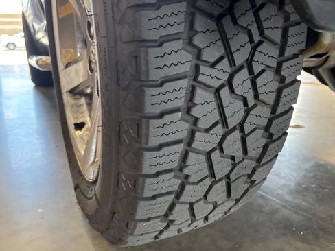 Used 2012 RAM 1500 Express RWD image 3