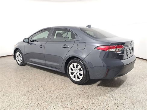 Used 2025 Toyota Corolla LE w/ Convenience Package image 7