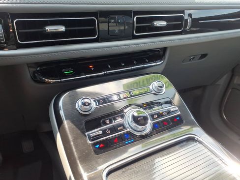 Certified 2022 Lincoln Nautilus Reserve AWD/4WD image 26