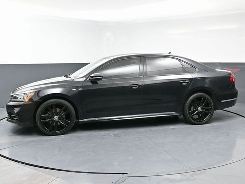 Used 2018 Volkswagen Passat 2.0T S image 6