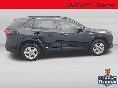 Used 2019 Toyota RAV4 LE w/ Carpet Mat Package AWD/4WD image 2
