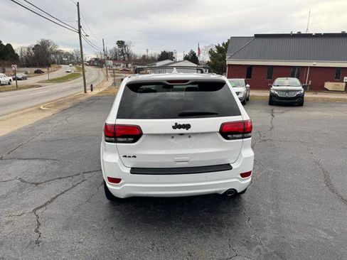 Used 2019 Jeep Grand Cherokee Altitude image 4