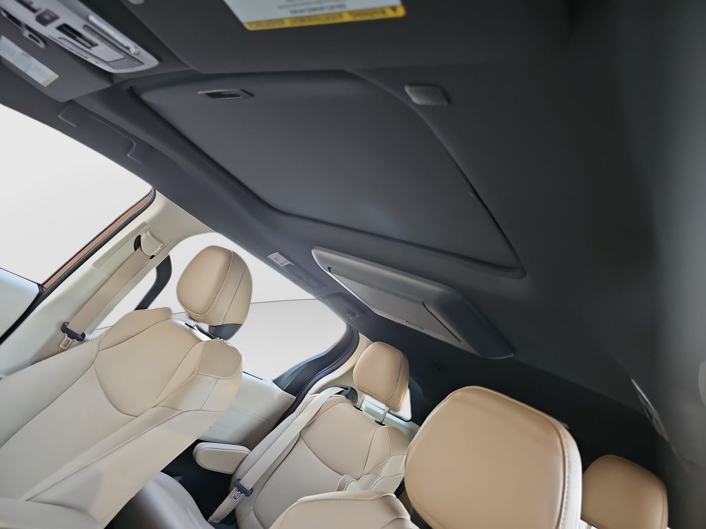 Certified 2024 Toyota Sienna XLE w/ XLE Plus Package FWD image 19