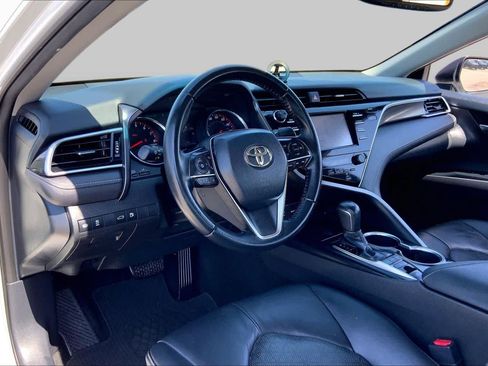 Used 2018 Toyota Camry XSE FWD image 17