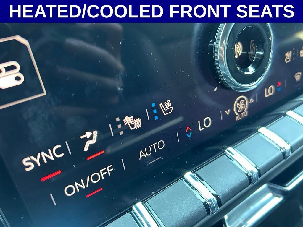Used 2025 GMC Yukon Denali w/ Denali Reserve Package RWD image 7