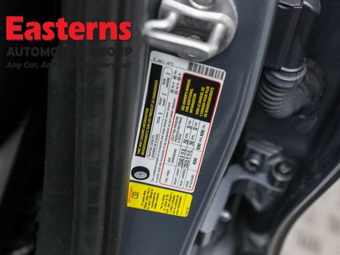 Used 2023 BMW 330i Sedan w/ M Sport Package RWD image 33