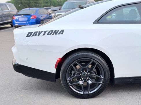 Used 2024 Dodge Charger Daytona R/T w/ Plus Group AWD/4WD image 27