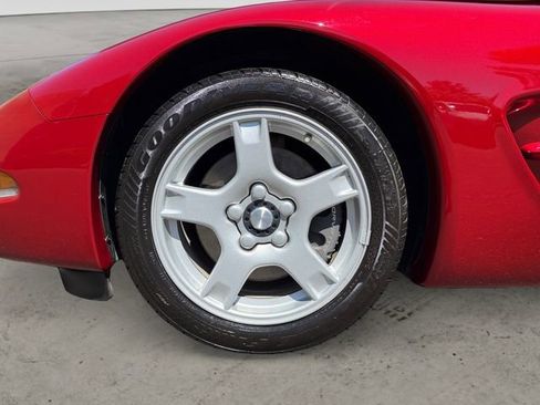 Used 1999 Chevrolet Corvette Convertible RWD image 14