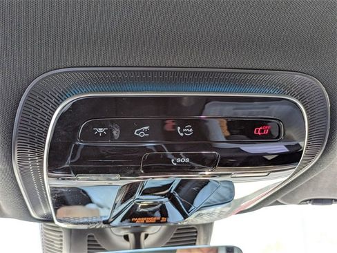 Used 2024 Mercedes-Benz GLC 300 4MATIC image 32