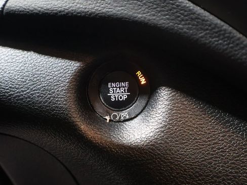 Used 2022 Jeep Cherokee Limited image 29