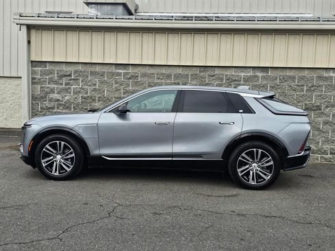 Certified 2024 Cadillac Lyriq Luxury image 3