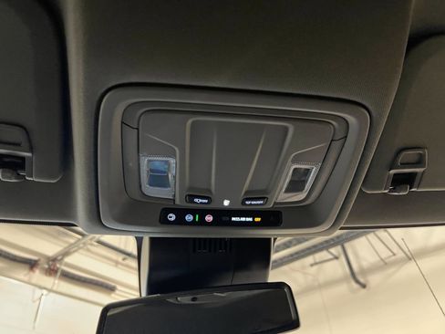 Used 2025 GMC Sierra 1500 SLT image 19