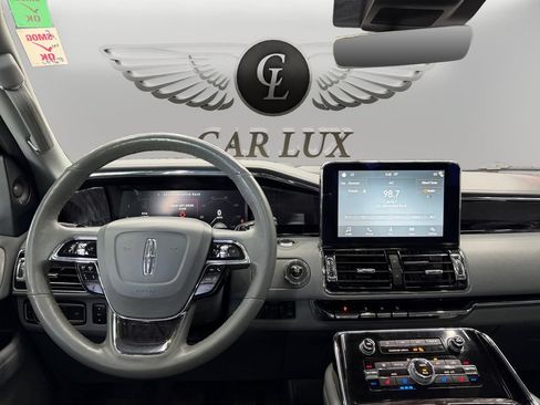 Used 2019 Lincoln Navigator Reserve AWD/4WD image 10