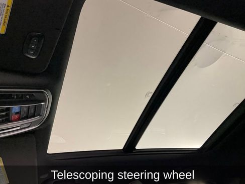 Used 2023 Jeep Wagoneer 4WD w/ Premium Group I image 33