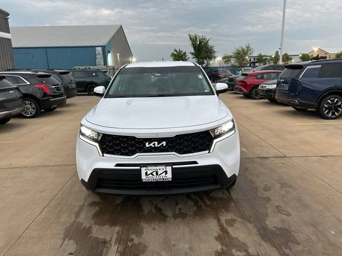 Used 2022 Kia Sorento LX AWD/4WD image 5