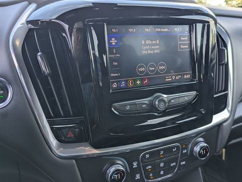 Used 2023 Chevrolet Traverse LT image 23