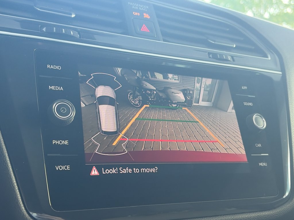Certified 2024 Volkswagen Tiguan SE R-Line FWD image 23