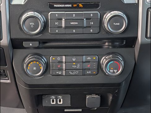 Used 2017 Ford F150 XLT w/ Equipment Group 302A Luxury AWD/4WD image 17
