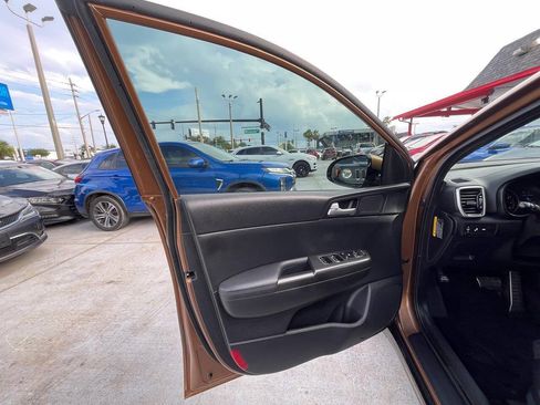 Used 2020 Kia Sportage S w/ S FWD Sunroof Package image 10