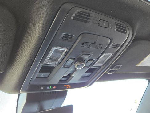 Used 2024 GMC Yukon Denali Ultimate image 36