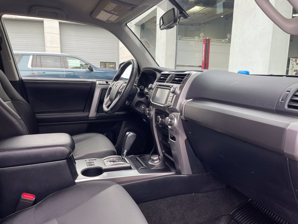 Used 2018 Toyota 4Runner SR5 Premium AWD/4WD image 24