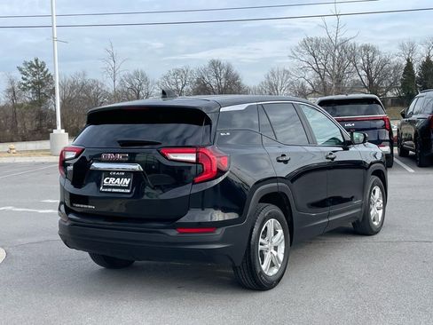 Used 2024 GMC Terrain SLE image 7