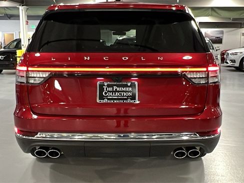 Used 2025 Lincoln Aviator Reserve w/ Illumination Package image 3