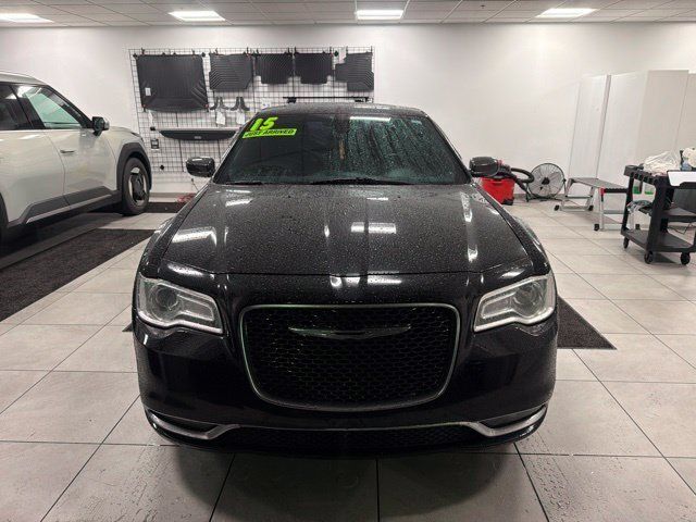 Used 2015 Chrysler 300 C Platinum AWD/4WD image 7
