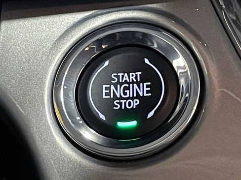 Used 2025 Chevrolet Trax LT w/ Driver Confidence Package FWD image 28
