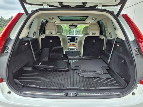 Used 2021 Volvo XC90 T6 Momentum AWD/4WD image 26