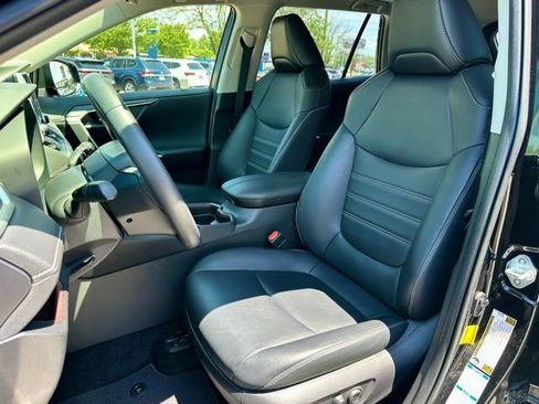 Used 2019 Toyota RAV4 Limited AWD/4WD image 13