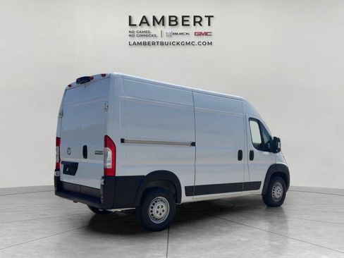 Used 2025 RAM ProMaster 2500 w/ Convenience Group FWD image 5