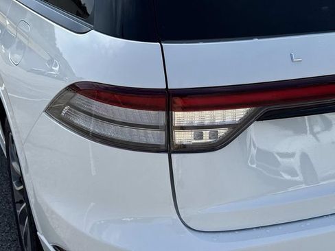 New 2026 Lincoln Aviator AWD w/ Jet Appearance Package image 11