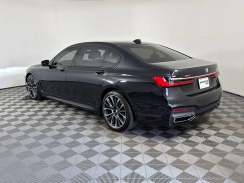 Used 2020 BMW 750i xDrive w/ Executive Package image 3