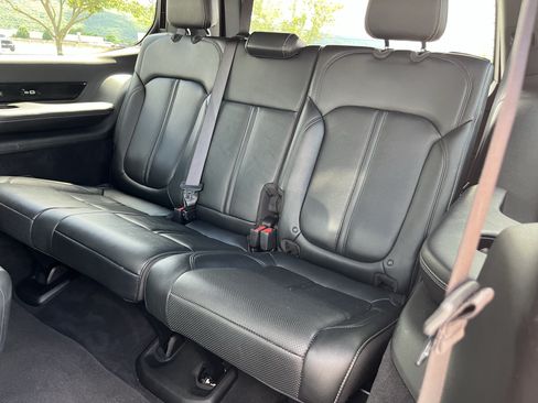 Used 2022 Jeep Grand Wagoneer Series I AWD/4WD image 22