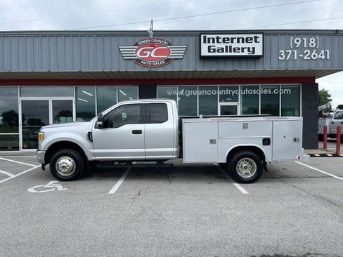 Used 2017 Ford F350 XLT w/ XLT Value Package image 12