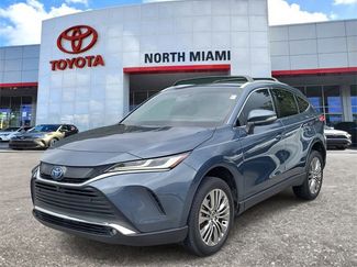 Used 2024 Toyota Venza LE video 2