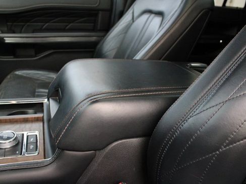 Used 2018 Ford Expedition Max Platinum image 19